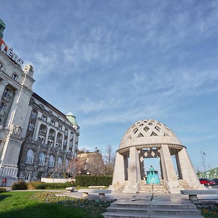 Nanirol Apartment At Gellert Bath Budapest Bagian luar foto