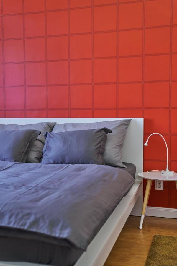 Nanirol Apartment At Gellert Bath Budapest Bagian luar foto