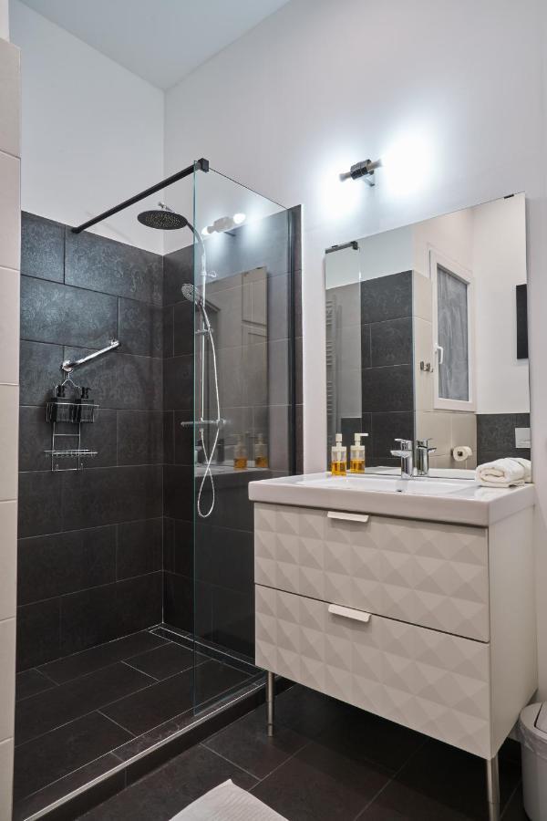 Nanirol Apartment At Gellert Bath Budapest Bagian luar foto