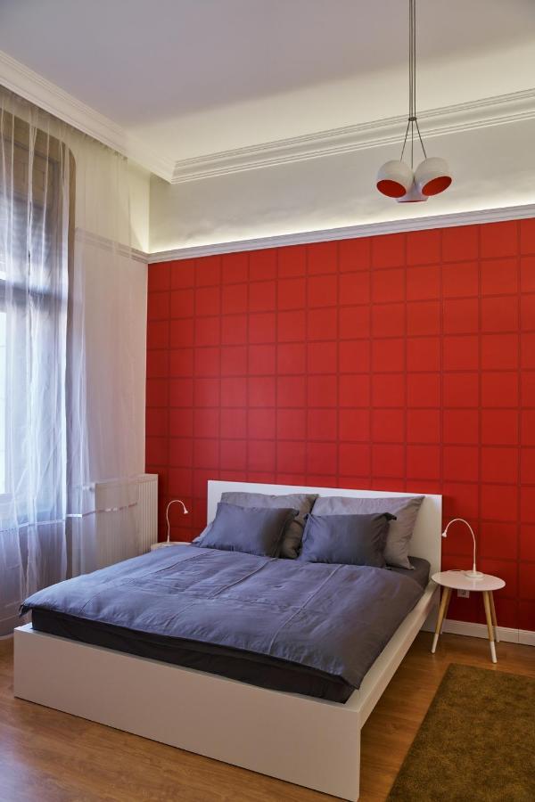 Nanirol Apartment At Gellert Bath Budapest Bagian luar foto