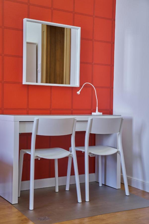 Nanirol Apartment At Gellert Bath Budapest Bagian luar foto