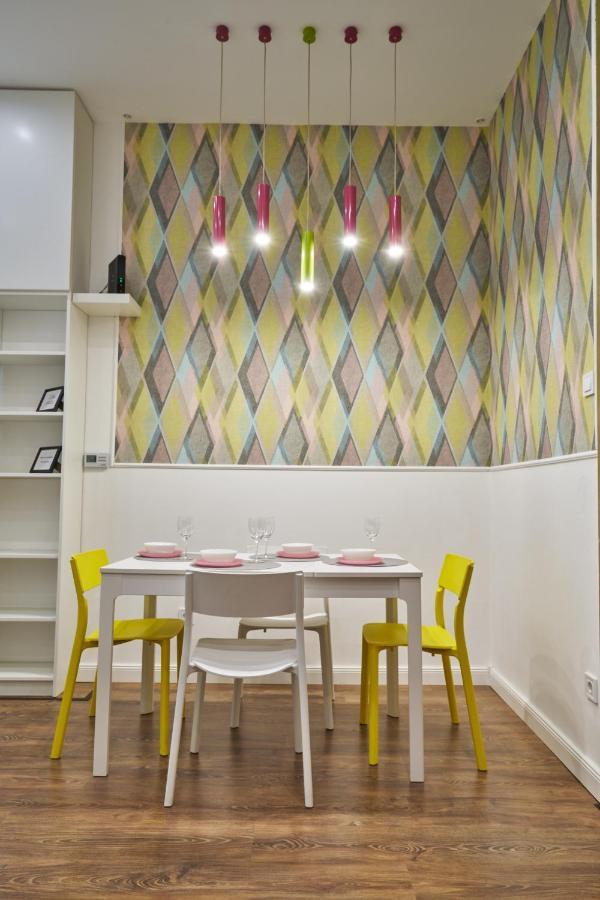 Nanirol Apartment At Gellert Bath Budapest Bagian luar foto