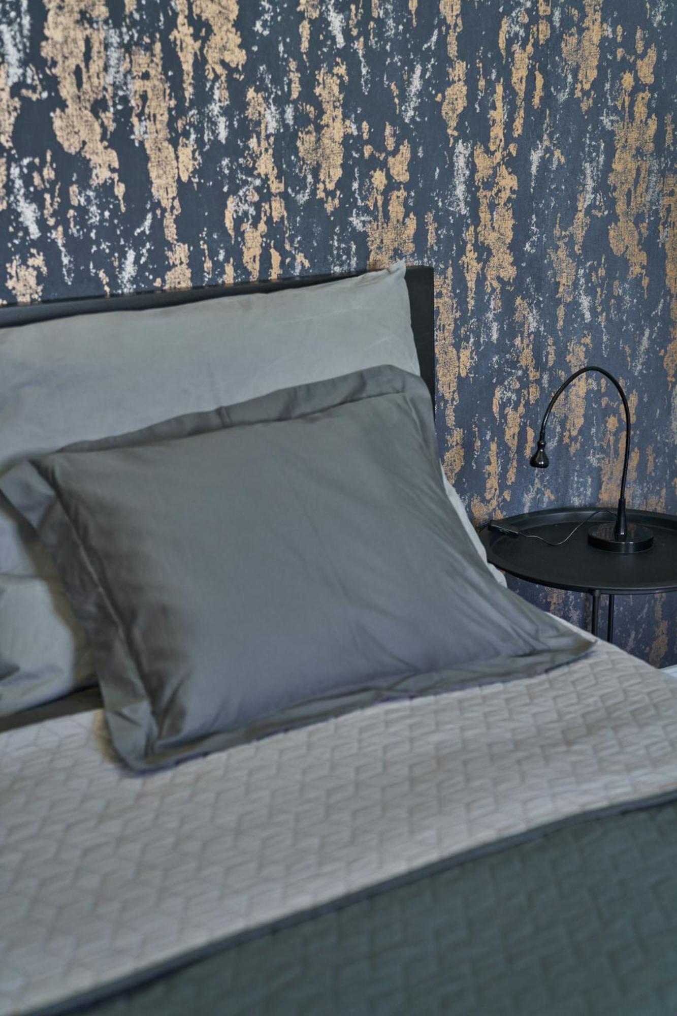 Nanirol Apartment At Gellert Bath Budapest Bagian luar foto