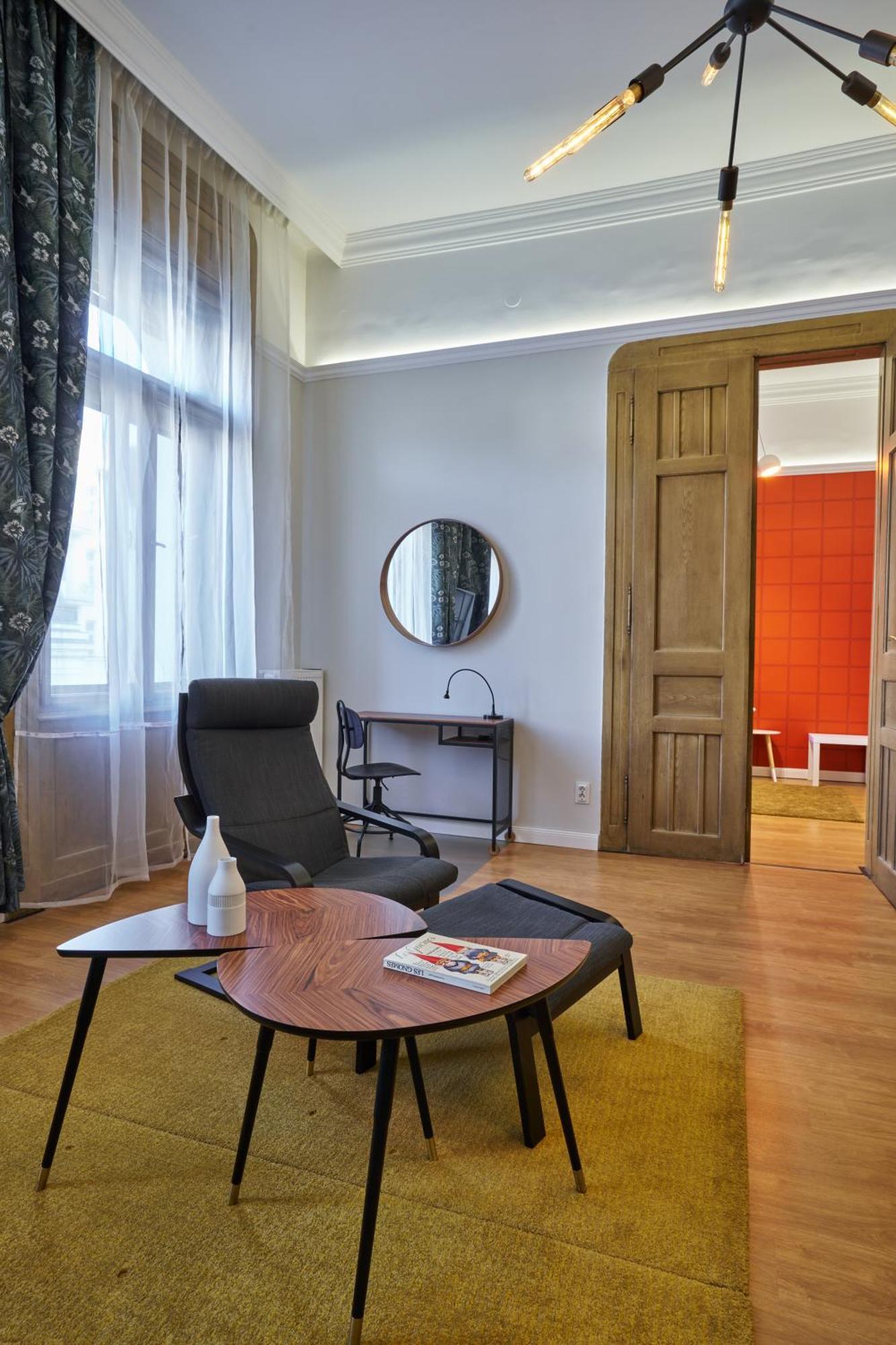 Nanirol Apartment At Gellert Bath Budapest Bagian luar foto