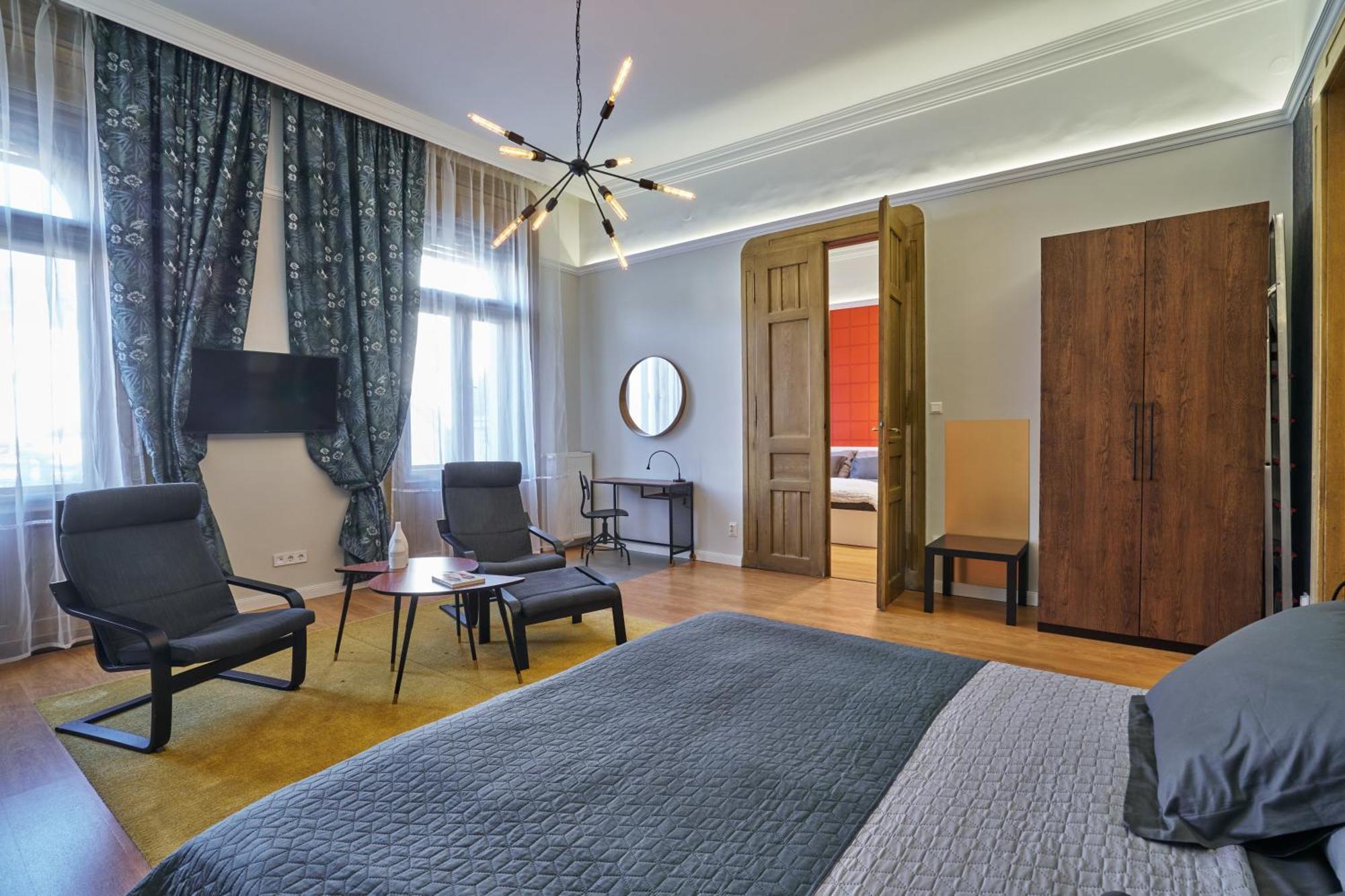 Nanirol Apartment At Gellert Bath Budapest Bagian luar foto